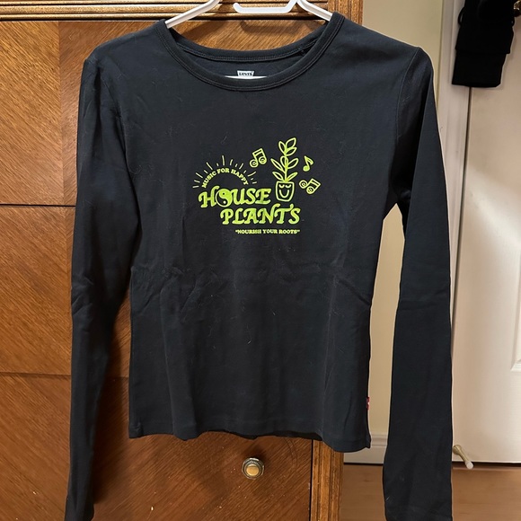Levi’s black long sleeve graphic tee - Picture 6 of 6